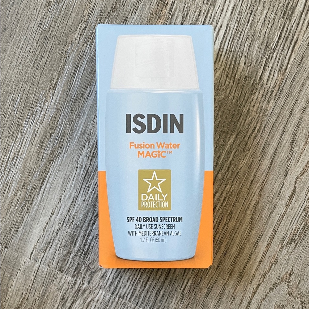 ISDIN Fusion Water MAGIC Daily Protection SPF 40 Sunscreen - NEW
